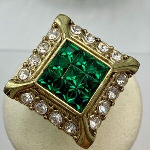 Heidi Daus Green  Crystal Statement Ring size 8